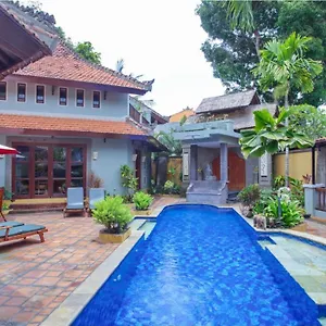 villa-naga-maya.hotelsseminyak.net/